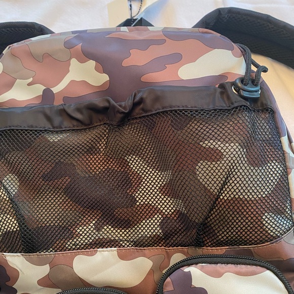 NWT Steve Madden Men’s Multi-Pocket Dome Backpack, Olive/camo - Picture 10 of 10